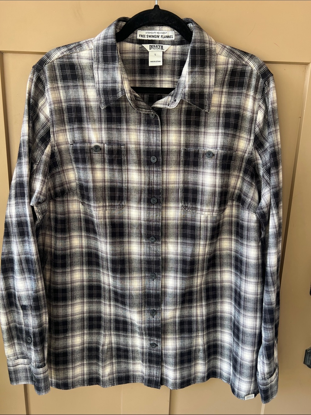 Duluth L Women’s Free Swingin Flannel Black Cream Plaid Button Down Shirt